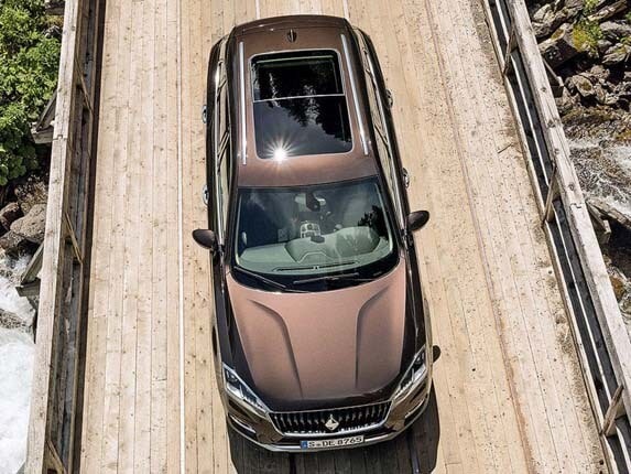 2017-borgward-bx7-suv-front-overhead-static1-600-001