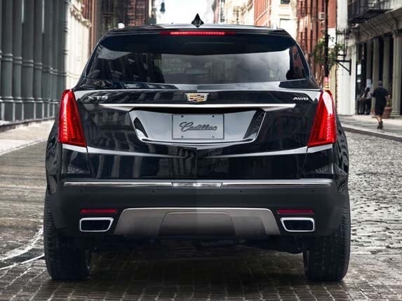 2017-cadillac-xt5-suv-tail-on-static1-600-001