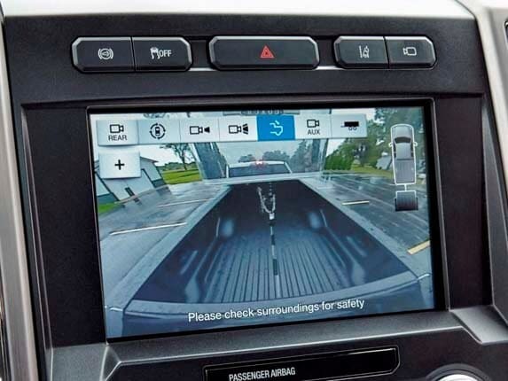 2017-ford-f-450-super-duty-platinum-center-display-screen-detail1-600-001