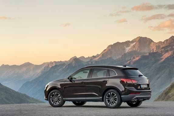 borgward-bx7-rear-three-quarters-600-001