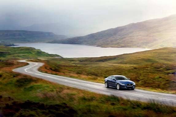 jag_xe_r_sport_dynamic_image_5-600-001