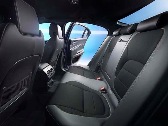 jag_xe_r_sport_interior_image_1-600-001
