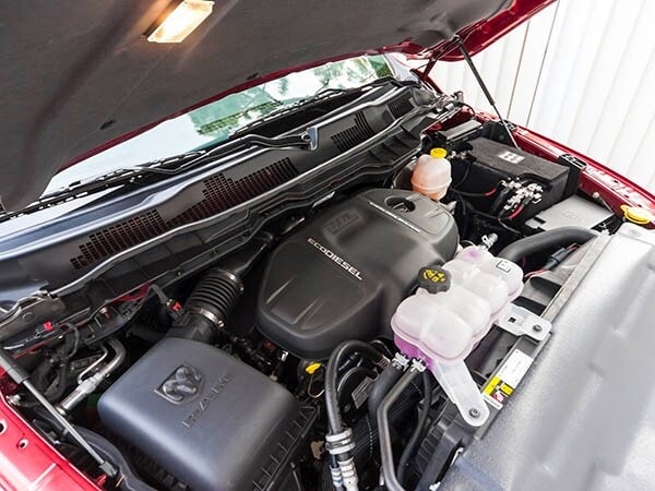 2014-ram-1500-laramie-exterior-16-600-001
