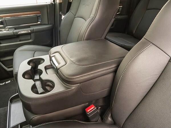 2014-ram-1500-laramie-interior-10-600-001