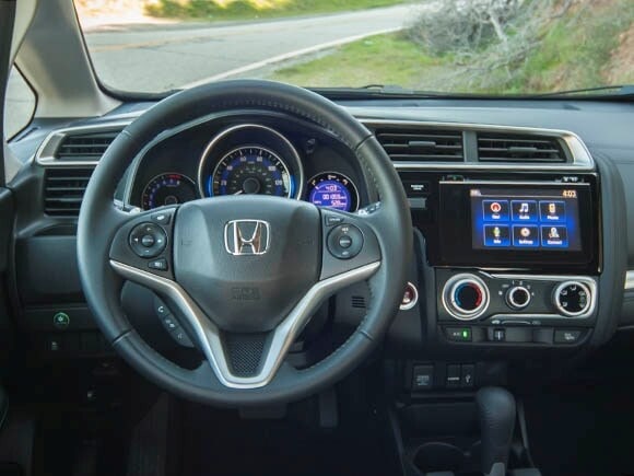 2015-honda-fit-interior-10-600-001