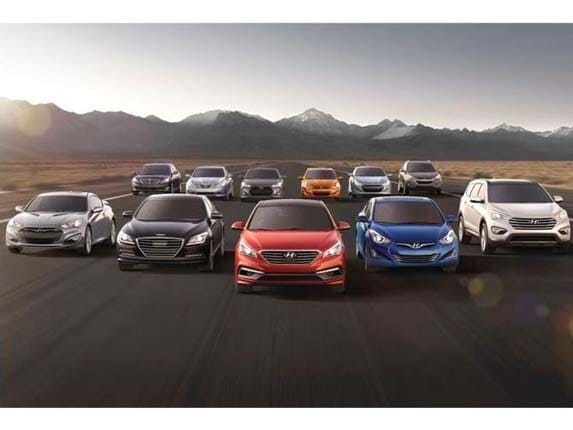 2015-hyundai-full-line-group-front-action1-lead-600-001
