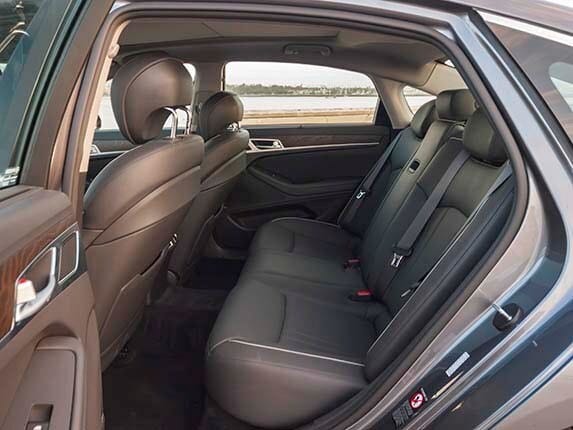 2015-hyundai-genesis-long-term-interior-08-600-001