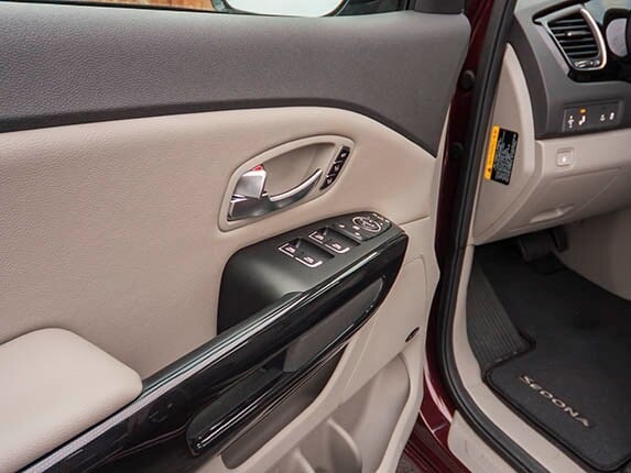 2015-kia-sedona-sx-long-term-interior-02-600-001