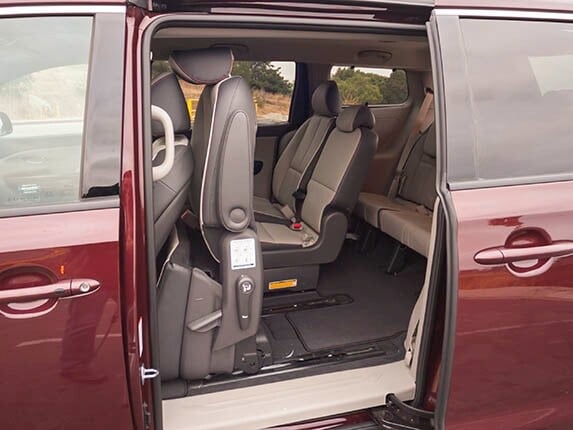 2015-kia-sedona-sx-long-term-interior-08-600-001