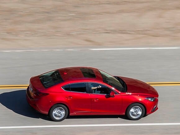 2015-mazda3-action-01-600-001