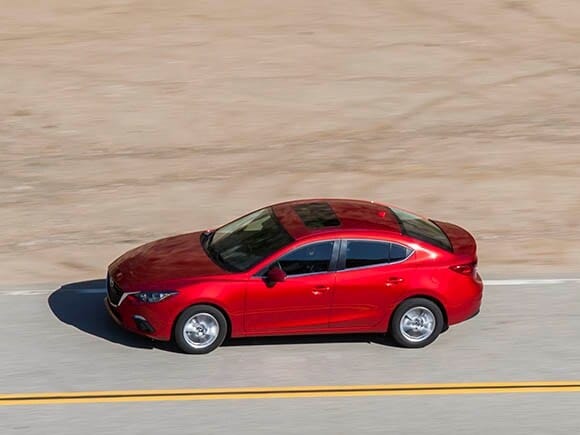2015-mazda3-action-02-600-001