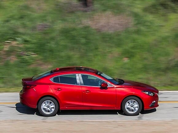 2015-mazda3-action-03-600-001