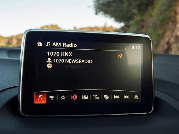 2015-mazda3-interior-04-600-001