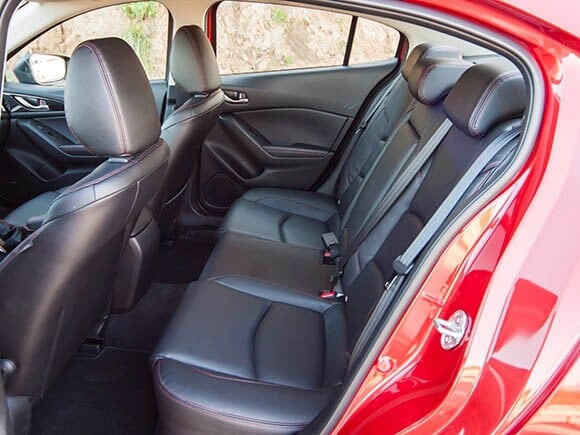 2015-mazda3-interior-11-600-001