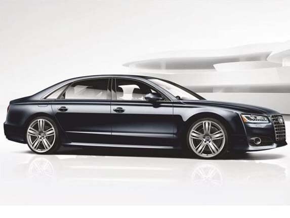 2016-audi-a8l-4-0-sport-front-side-static2-600-001