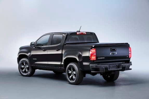 2016-chevrolet-colorado-midnightedition-054-600-001
