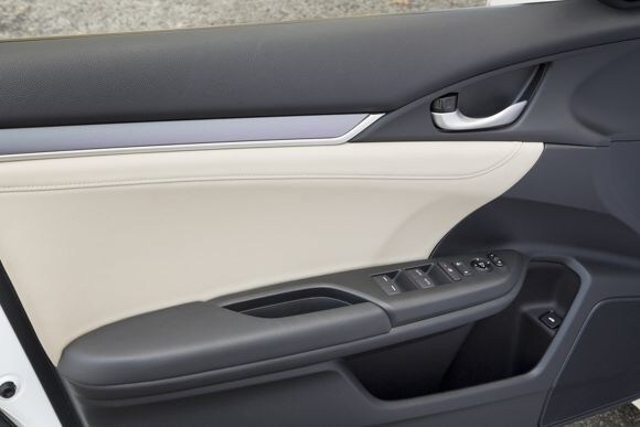 2016-honda-civic-first-review-oem-08-600-001