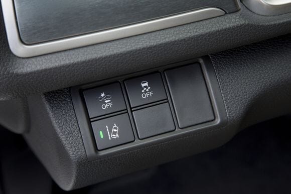 2016-honda-civic-first-review-oem-09-600-001