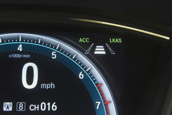 2016-honda-civic-first-review-oem-21-600-001