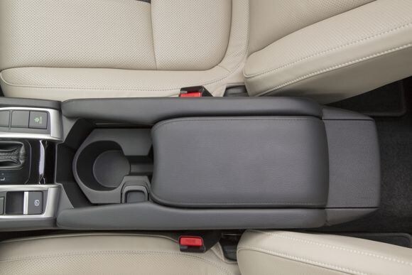 2016-honda-civic-first-review-oem-25-600-001