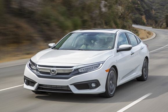 2016-honda-civic-first-review-oem-28-600-001