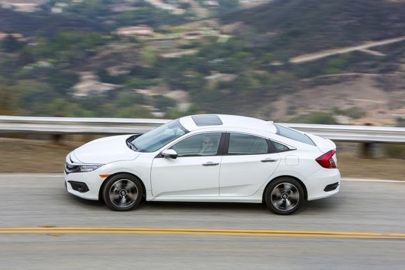 2016-honda-civic-first-review-oem-32-600-001