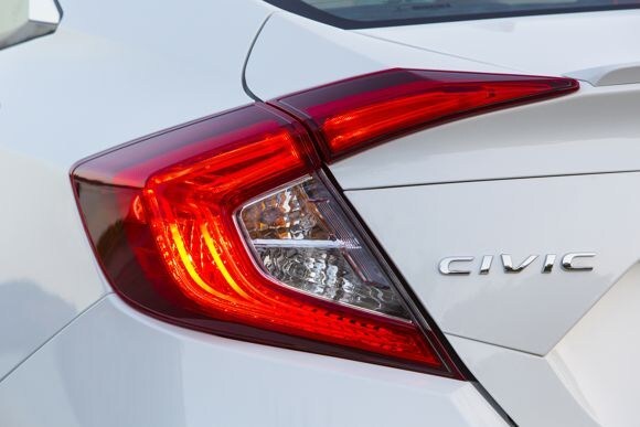 2016-honda-civic-first-review-oem-42-600-001