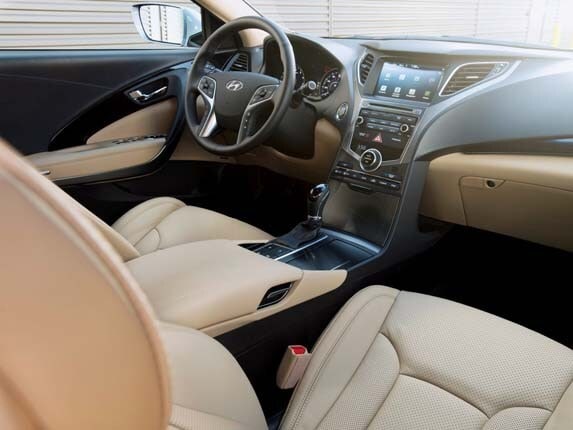 2016-hyundai-azera-interior-front-look-in2-600-001