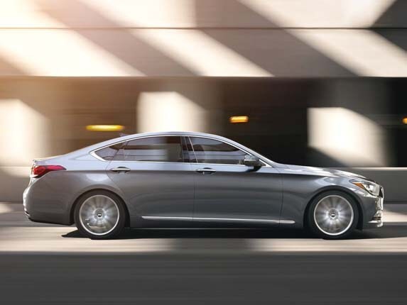 2016-hyundai-genesis-pan-action1-600-001