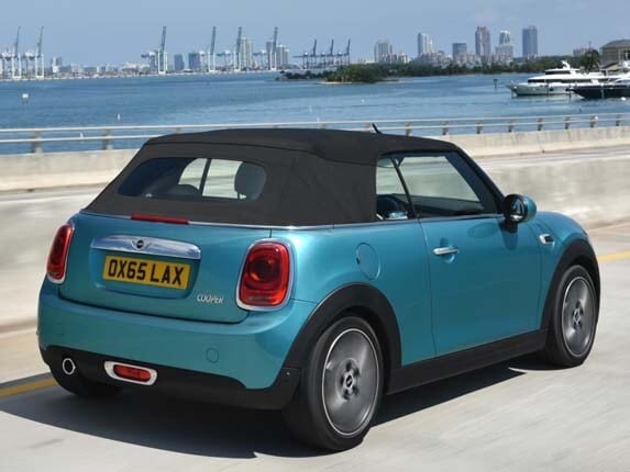 2016-mini-convertible-closed-rear-action1-600-001