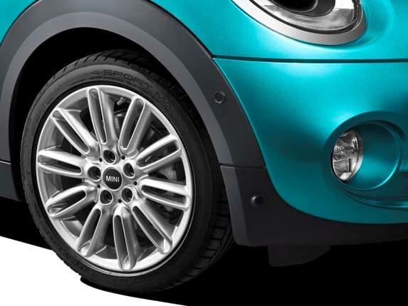 2016-mini-convertible-wheel-tire-detail1-600-001