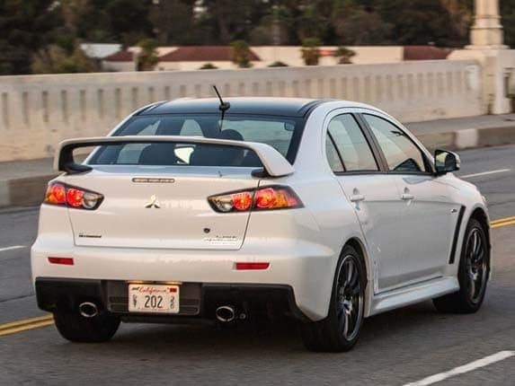 2016-mitsubishi-lancer-evolution-rear-action1-600-001