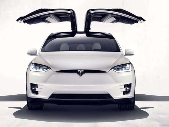 2016-tesla-model-x-head-on-static-doors-open1-600-001