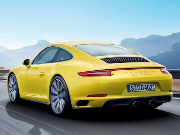 2017-porsche-911-carrera-4s-rear-action1-600-001