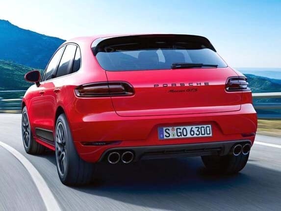2017-porsche-macan-gts-rear-action1-600-001