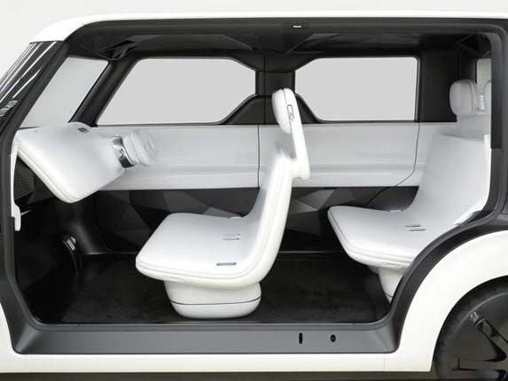 nissan-teatro-for-dayz-concept-profile-static-doors-open1-600-001