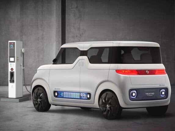 nissan-teatro-for-dayz-concept-rear-static-charging1-600-001