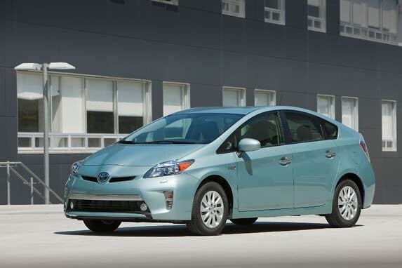 2012_toyota_prius_plugin_006-600-001