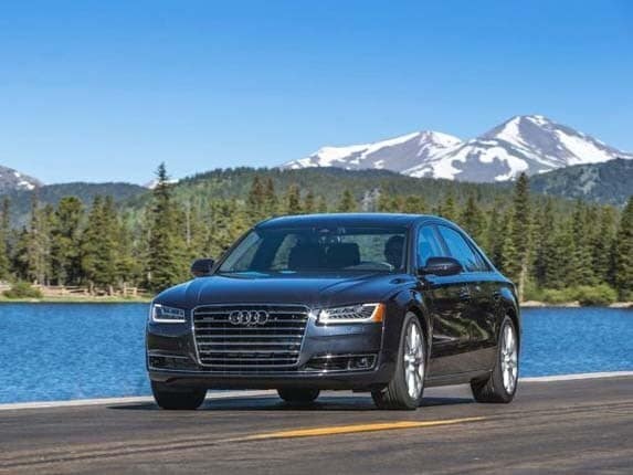 2015-audi-a8-front-action2-600-001