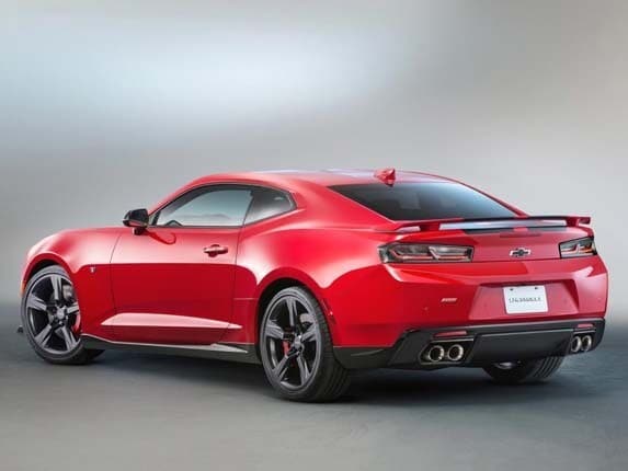 2016-chevrolet-camaro-ss-black-accent-rear-static-1-600-001