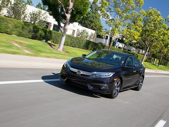 2016-honda-civic-small-car-best-buy-02-600-001