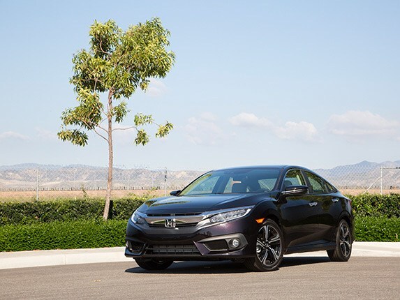 2016-honda-civic-small-car-best-buy-04-600-001