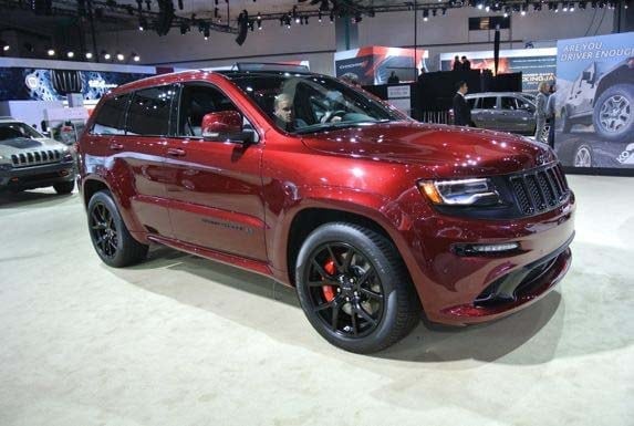 2016-jeep-gc-srt-night-live-1-600-001