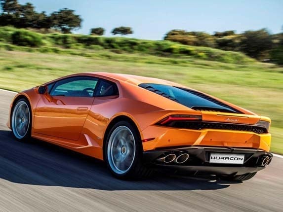 2016-lamborghini-huracan-lp640-4-rear-action1-600-001