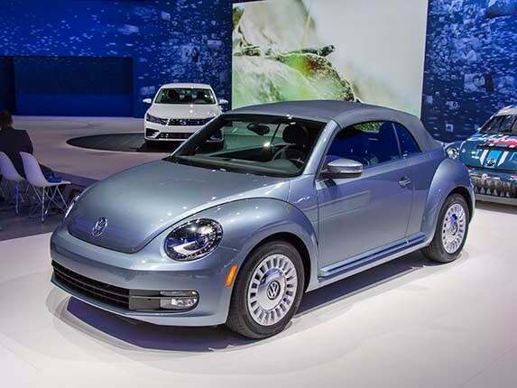 2016-volkswagen-beetle-denim-01-600-001