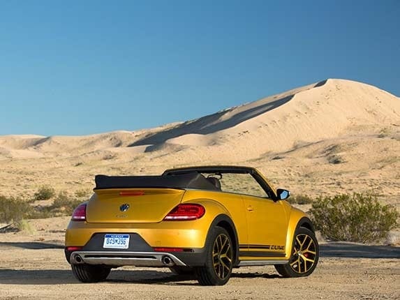 2016-volkswagen-beetle-dune-08-600-001
