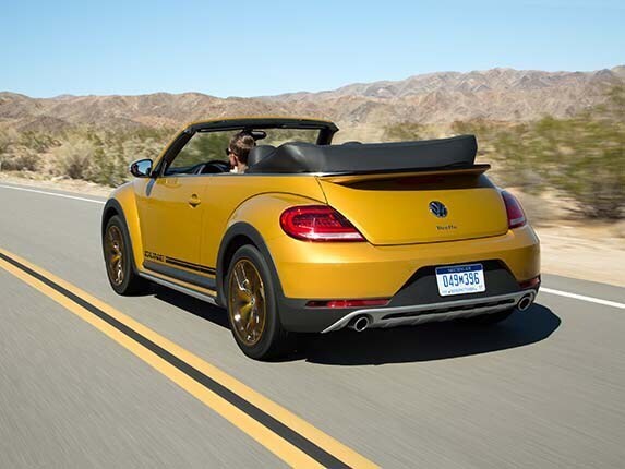 2016-volkswagen-beetle-dune-09-600-001