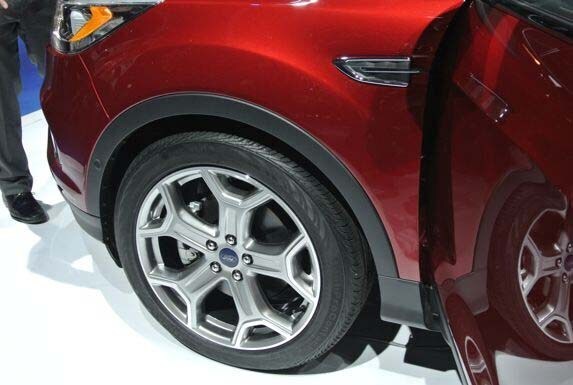 2017-ford-escape-reveal-19-600-001