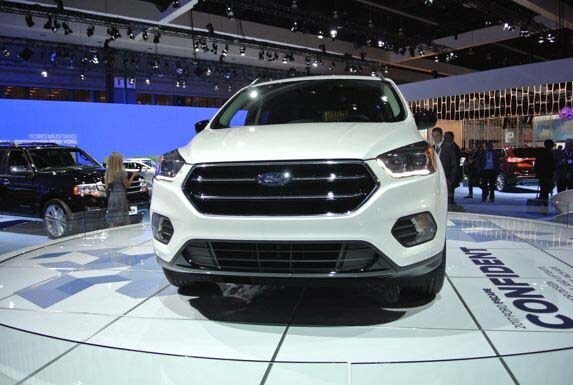 2017-ford-escape-reveal-4-600-001