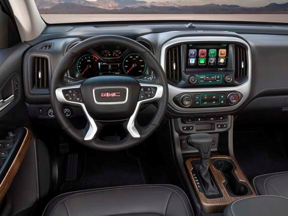 2017-gmc-canyon-denali-interior-front-dash1-600-001